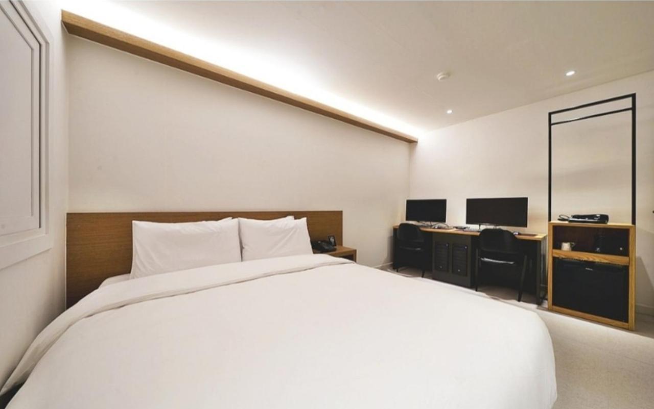 Busan Seomyeon Business Hotel J7 Exterior photo